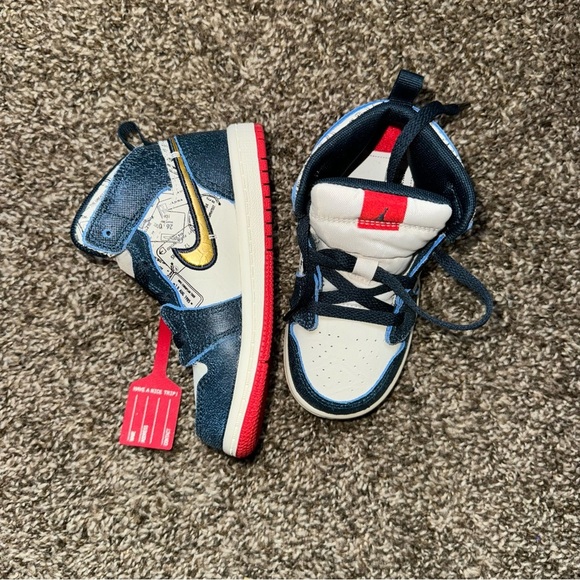 Jordan 1 Mid SE "Armory Navy/Metallic Gold/Pale Ivory" Toddler Boys' Shoe size 8 - Picture 3 of 8